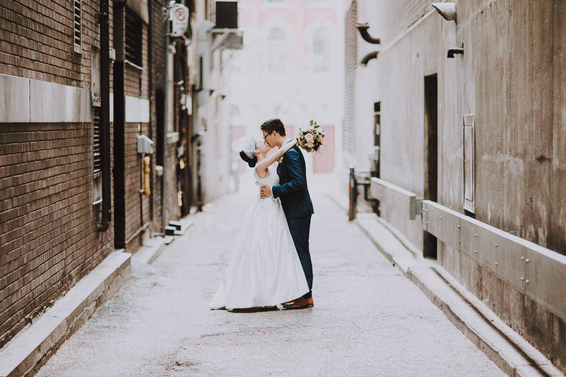 3 Tips to Dreamy Wedding Poses on Your Wedding Day