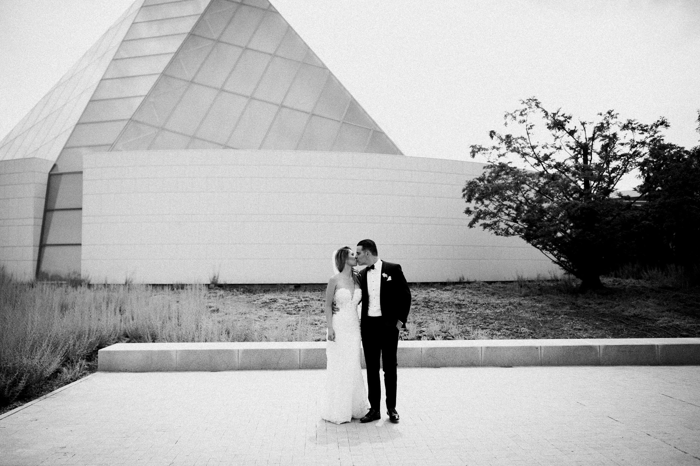 Auberge Du Pommier & Aga Khan Museum Wedding Photos by Toronto Wedding Photographer